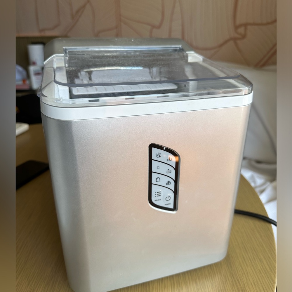 Intertek Grey Ice Maker Machine